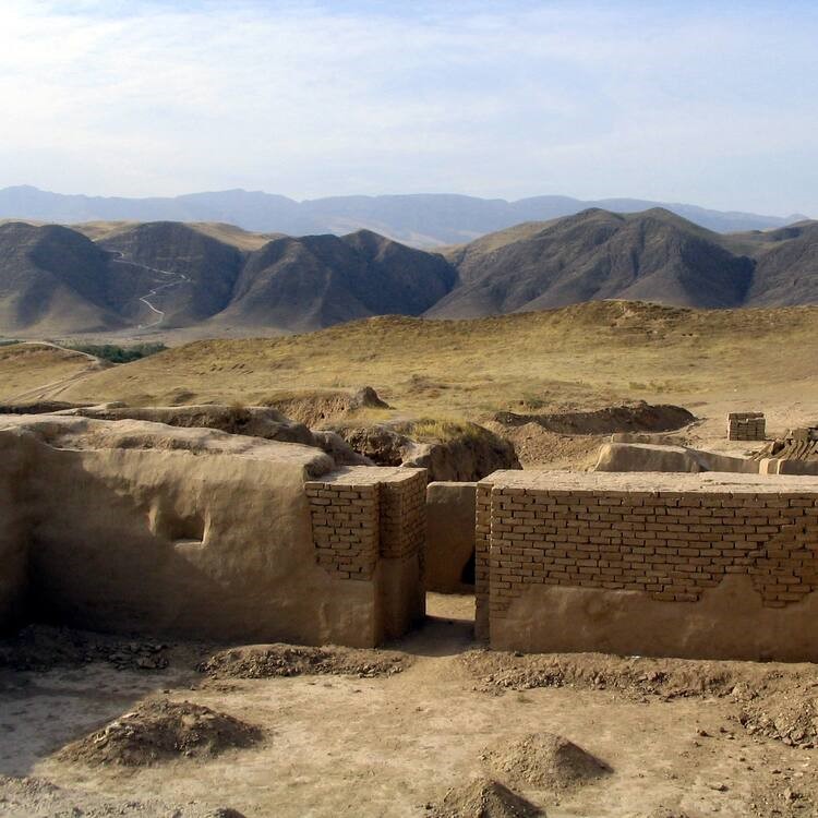 معماری دوره اشکانیان (پارت ها) و بناهای معروف اشکانی