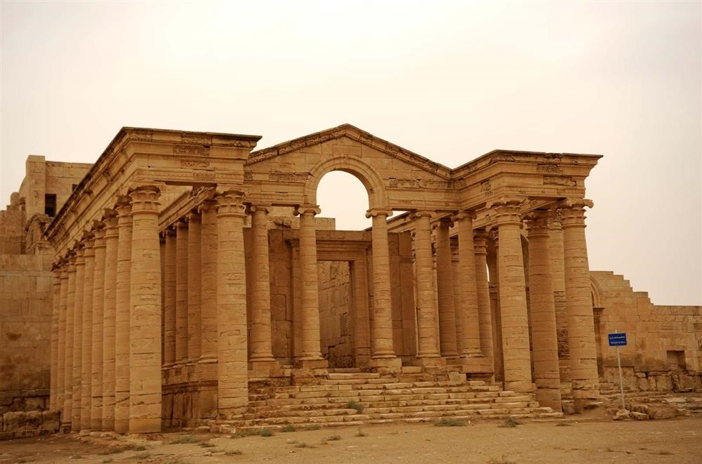 کاخ هترا بنای تاریخی دوره ی اشکانیان و پارتیان